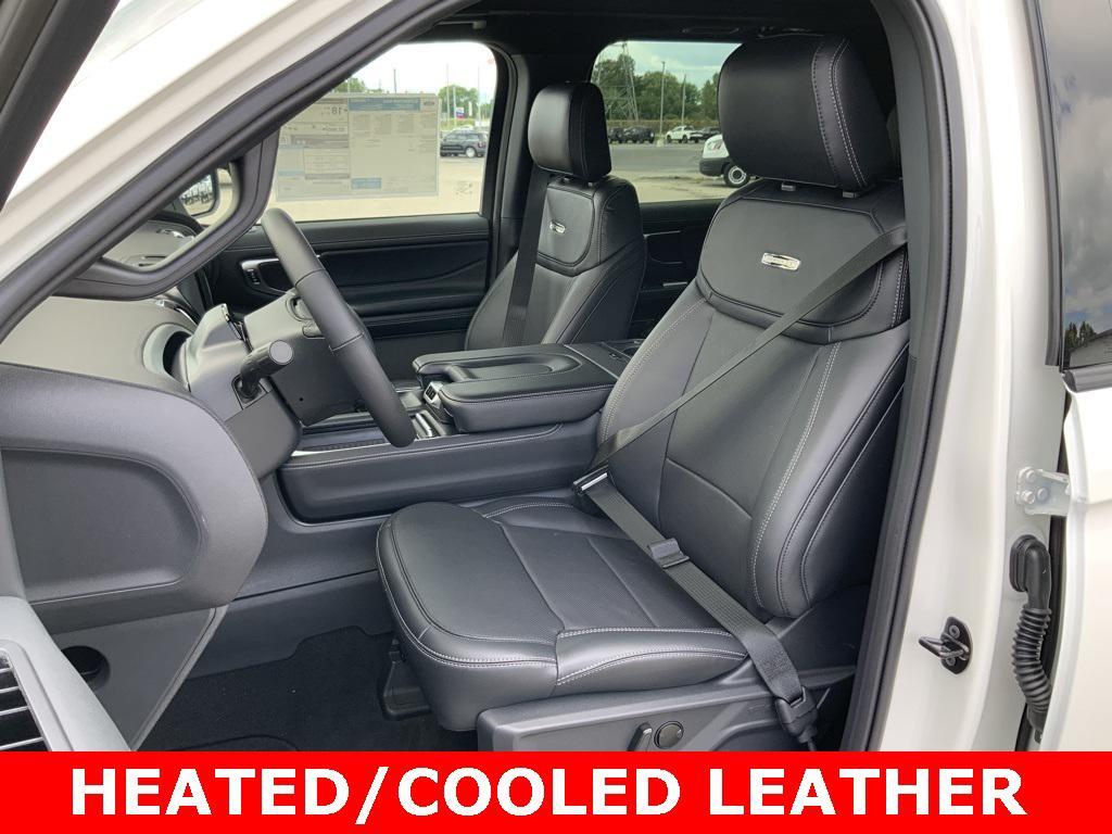 new 2025 Ford Expedition Max car