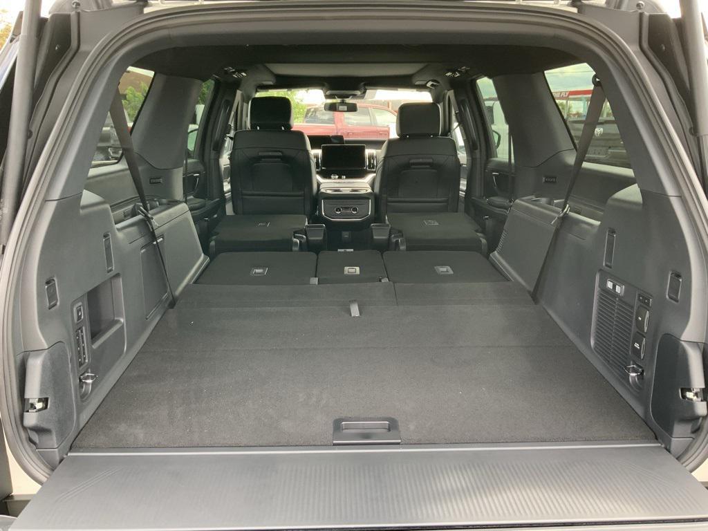 new 2025 Ford Expedition Max car