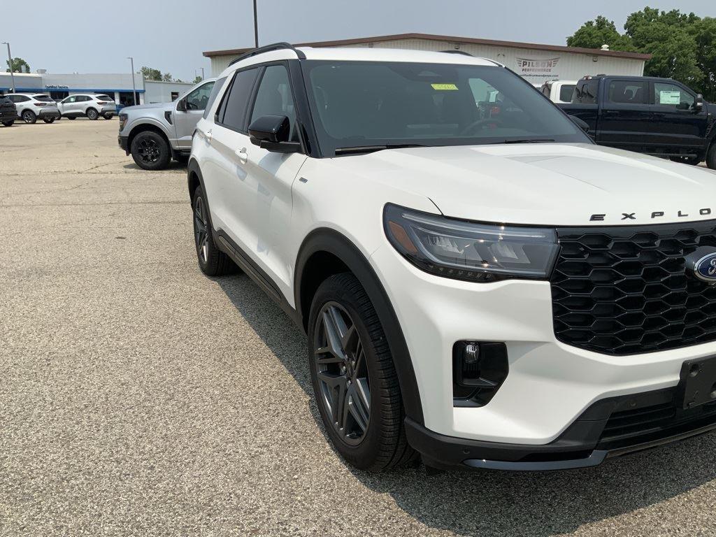 new 2025 Ford Explorer car, priced at $48,482