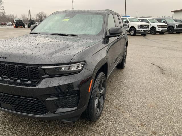 new 2025 Jeep Grand Cherokee car, priced at $44,303