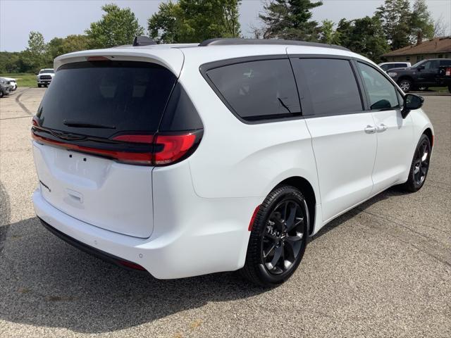 new 2024 Chrysler Pacifica car, priced at $44,248