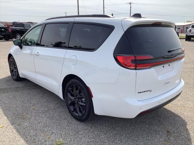 new 2024 Chrysler Pacifica car, priced at $44,248