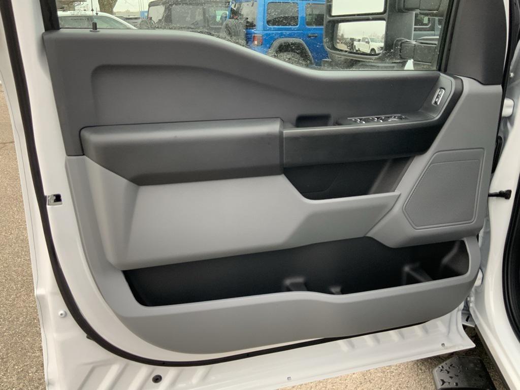new 2025 Ford F-350 car, priced at $63,824