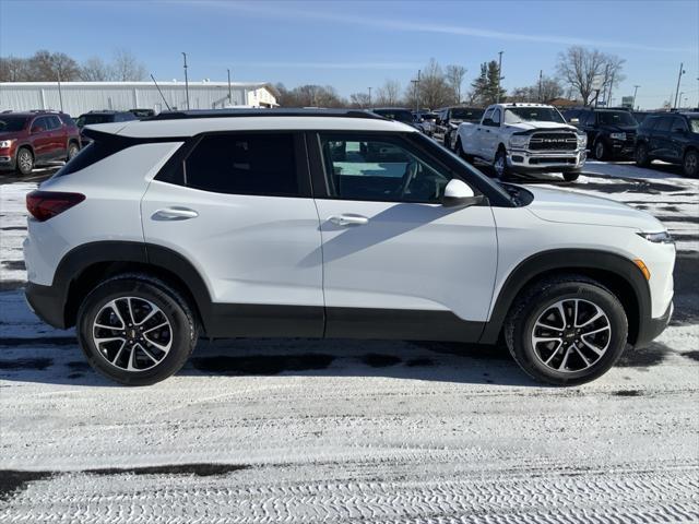 new 2025 Chevrolet TrailBlazer car, priced at $27,595