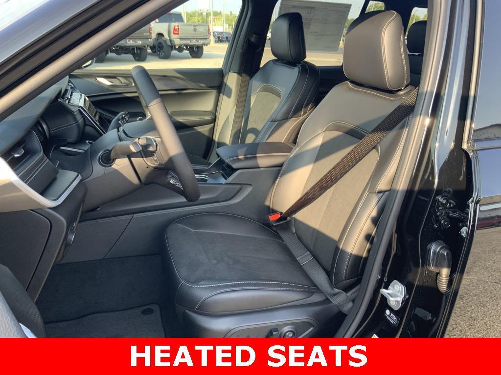new 2025 Jeep Grand Cherokee car, priced at $44,648