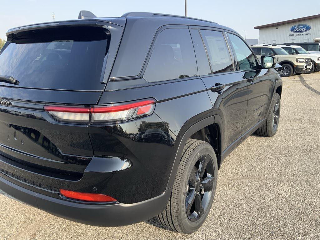 new 2025 Jeep Grand Cherokee car, priced at $44,648