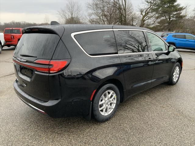 new 2025 Chrysler Pacifica car, priced at $43,168