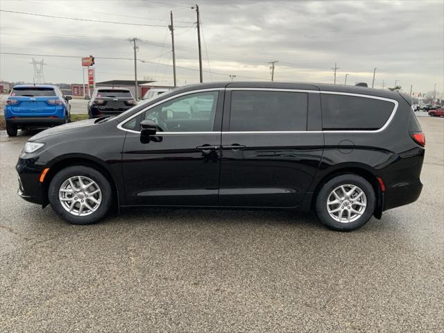 new 2025 Chrysler Pacifica car, priced at $43,168