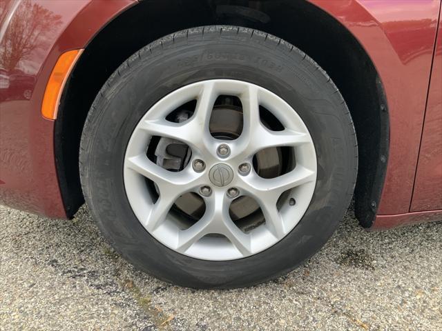 used 2018 Chrysler Pacifica car, priced at $15,500