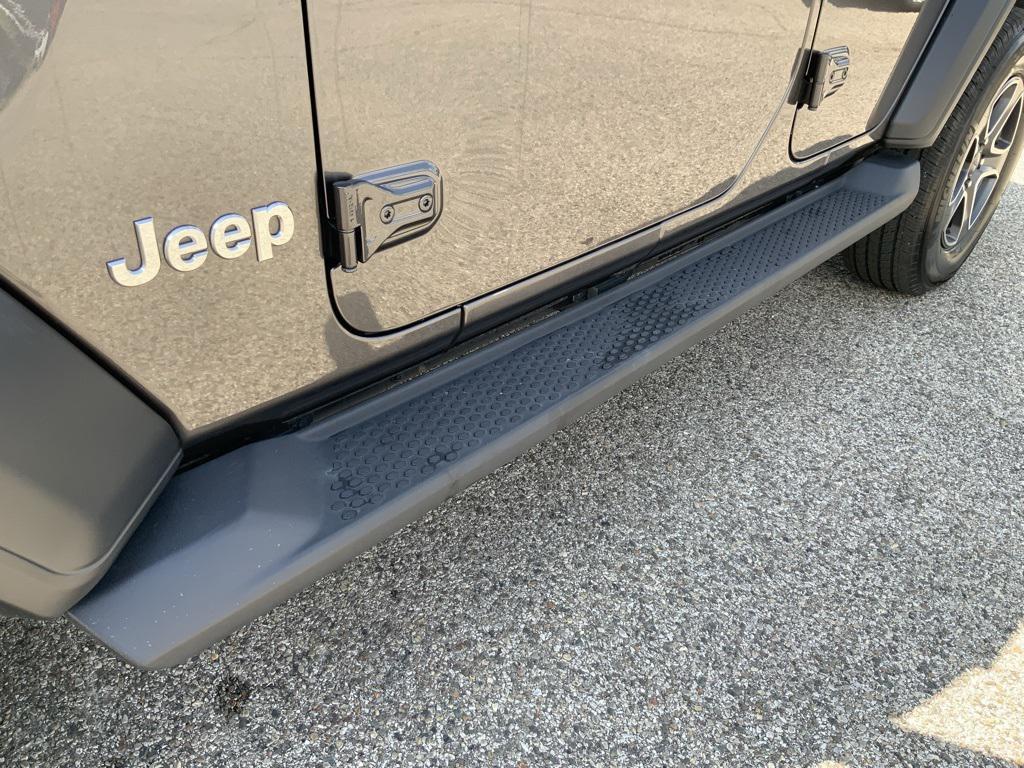 used 2021 Jeep Wrangler Unlimited car, priced at $27,700
