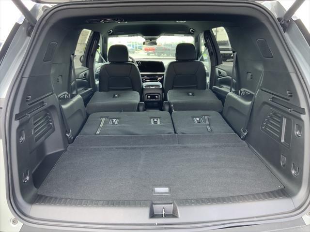 new 2025 Chevrolet Traverse car, priced at $44,579