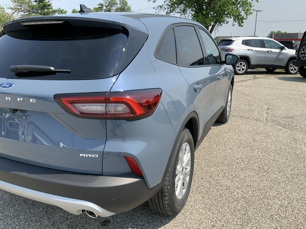 new 2025 Ford Escape car, priced at $28,975