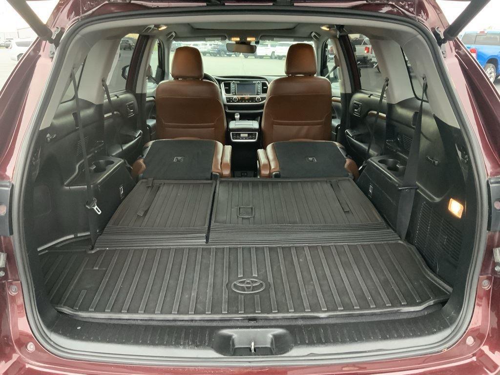 used 2019 Toyota Highlander car, priced at $29,500
