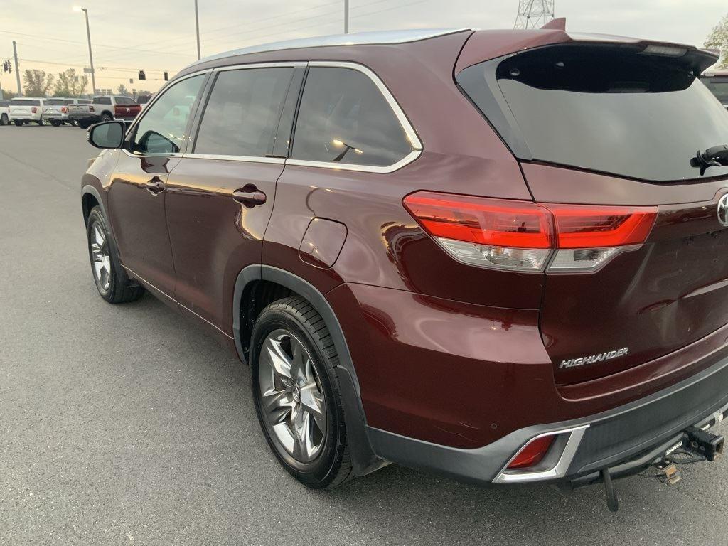 used 2019 Toyota Highlander car, priced at $29,500