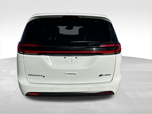 used 2022 Chrysler Pacifica Hybrid car, priced at $26,551