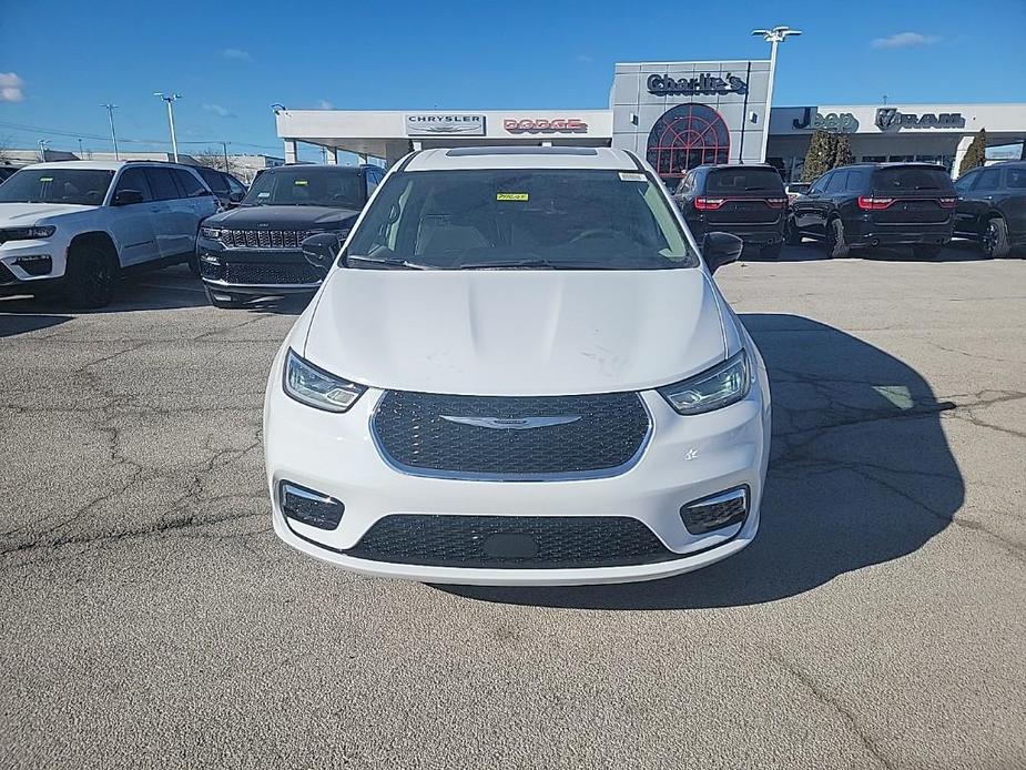 new 2024 Chrysler Pacifica car, priced at $54,315