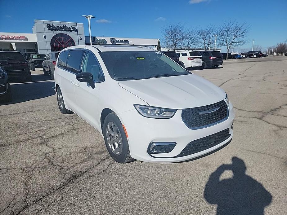 new 2024 Chrysler Pacifica car, priced at $54,315