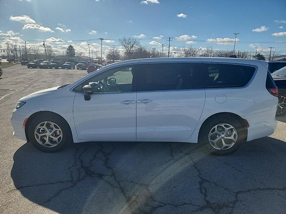 new 2024 Chrysler Pacifica car, priced at $54,315