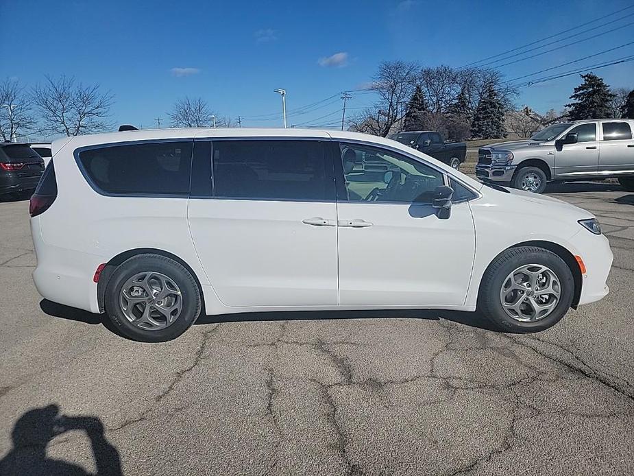 new 2024 Chrysler Pacifica car, priced at $54,315