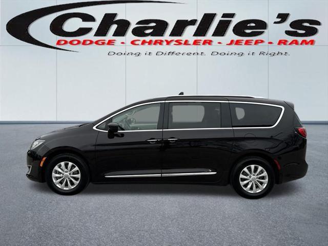 used 2018 Chrysler Pacifica car, priced at $15,881