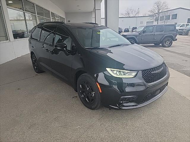 new 2025 Chrysler Pacifica Hybrid car, priced at $59,780