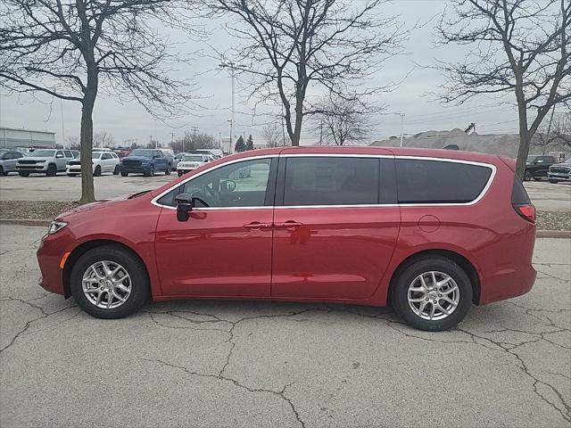 new 2025 Chrysler Pacifica car, priced at $45,920