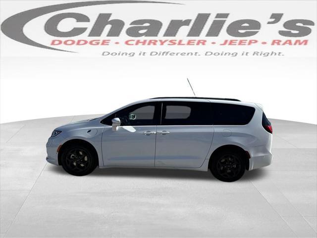 used 2021 Chrysler Pacifica Hybrid car, priced at $32,989