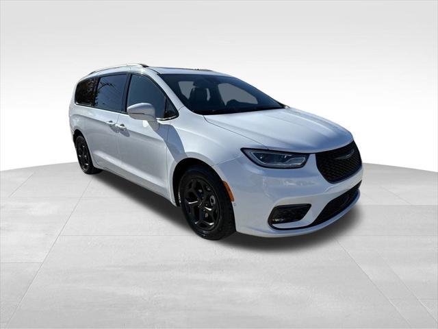 used 2021 Chrysler Pacifica Hybrid car, priced at $32,989