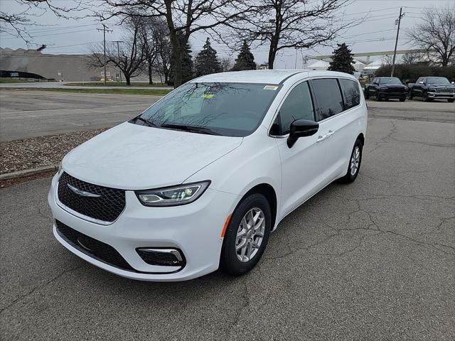 new 2025 Chrysler Pacifica car, priced at $45,425