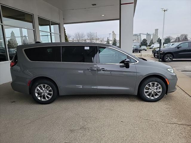 new 2025 Chrysler Pacifica car, priced at $51,880