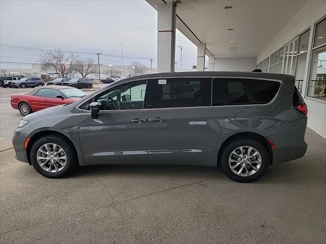 new 2025 Chrysler Pacifica car, priced at $51,880