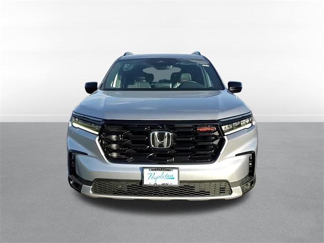 new 2025 Honda Pilot car, priced at $47,733