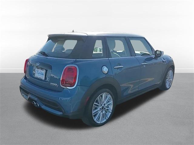 used 2022 MINI Hardtop car, priced at $25,000