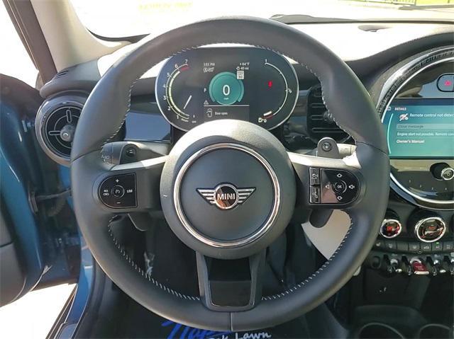 used 2022 MINI Hardtop car, priced at $25,000