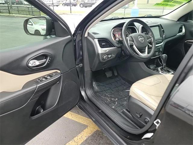 used 2015 Jeep Cherokee car, priced at $11,500