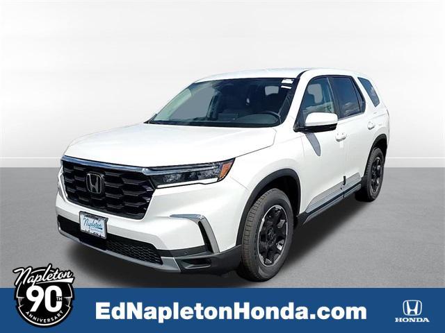 new 2025 Honda Pilot car, priced at $48,555