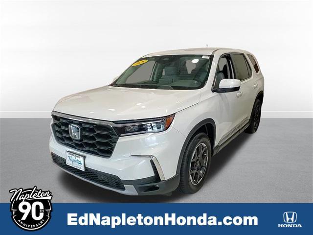new 2025 Honda Pilot car, priced at $48,555
