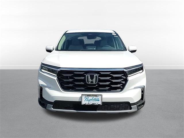 new 2025 Honda Pilot car, priced at $48,555