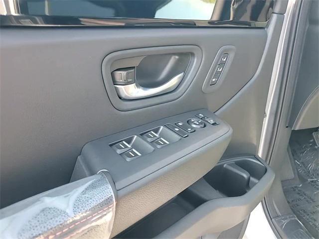 new 2025 Honda Pilot car, priced at $47,833