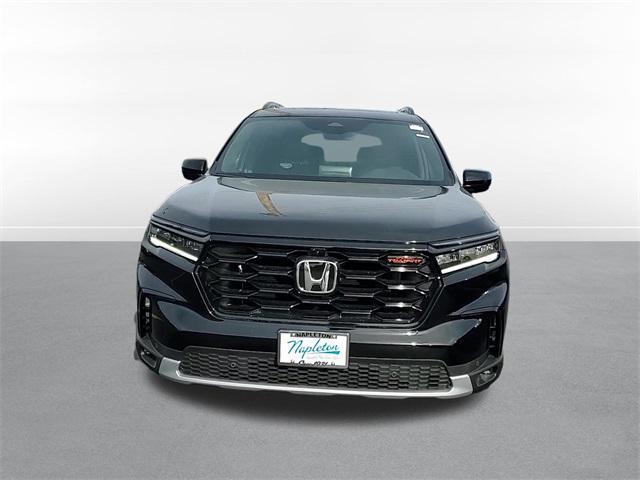 new 2025 Honda Pilot car, priced at $47,833