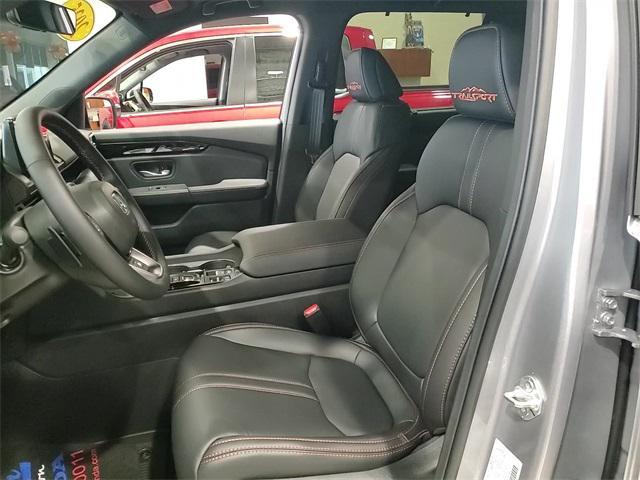 new 2025 Honda Pilot car, priced at $47,833