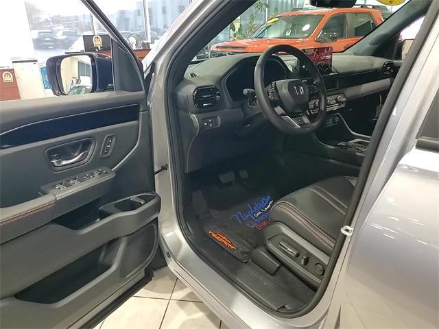 new 2025 Honda Pilot car, priced at $47,833