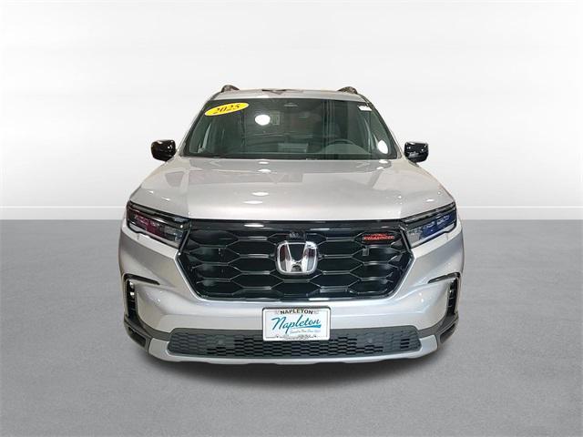 new 2025 Honda Pilot car, priced at $47,833