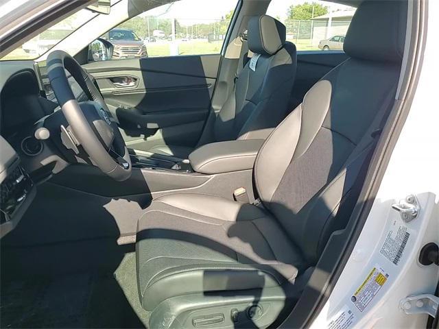 new 2025 Honda Accord Hybrid car, priced at $35,182