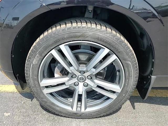 used 2021 Volvo XC60 car, priced at $27,500