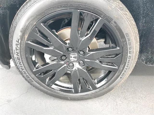 used 2022 Honda Pilot car, priced at $37,100