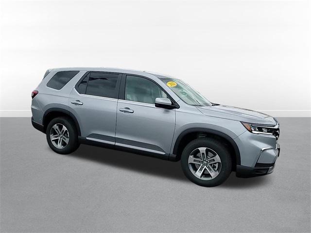 new 2025 Honda Pilot car, priced at $44,224