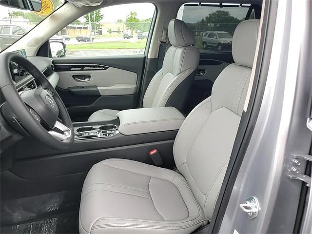 new 2025 Honda Pilot car, priced at $44,224