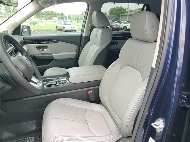new 2025 Honda Pilot car, priced at $45,319