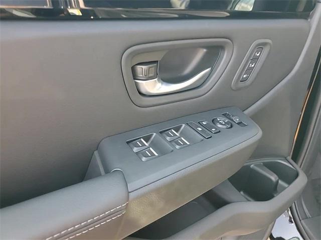 new 2025 Honda Pilot car, priced at $47,277